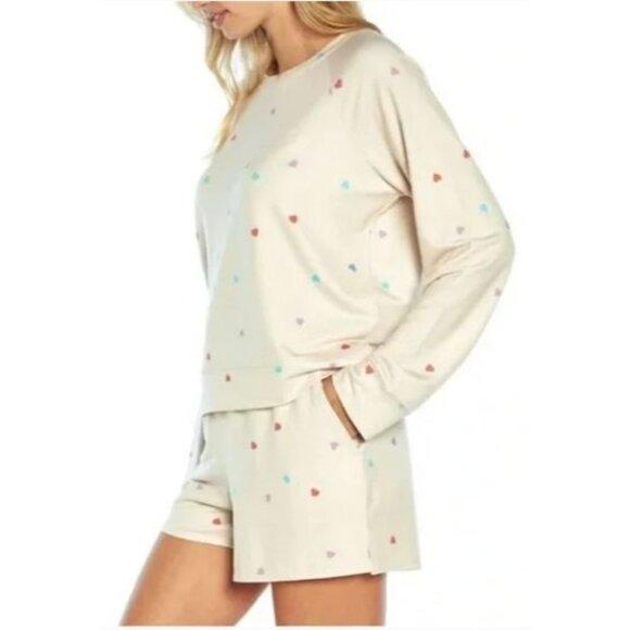 Wildfox $160 Lounge Set Womens Medium Hearts Sweatshirt & Short NWT - Picture 2 of 7